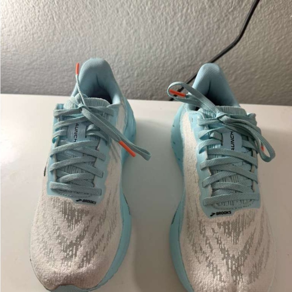 Brooks Women's Launch 11 Athletic Shoes - White and Teal - Picture 5 of 9